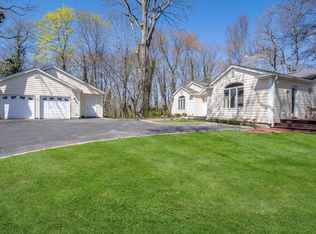 1A Carnegie Ave, Cold Spring Harbor, NY 11724