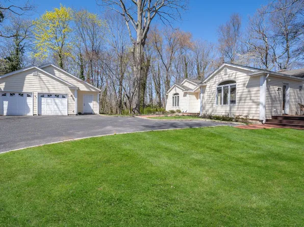 1A Carnegie Avenue, Cold Spring Harbor, NY 11724