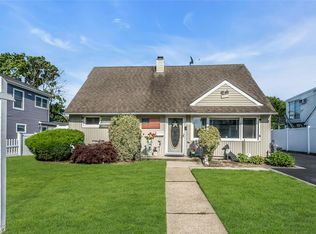 18 Seawane Rd, East Rockaway, NY 11518