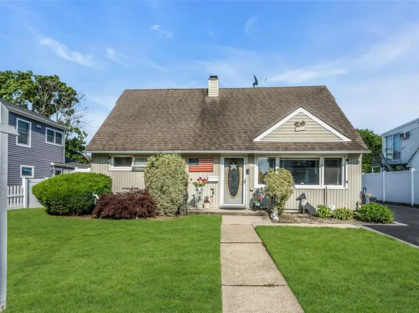 18 Seawane Road, East Rockaway, NY 11518