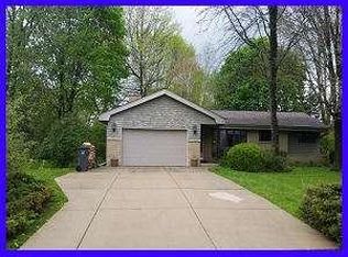 5391 S Balboa Dr, New Berlin, WI 53151