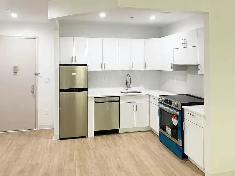 21-11 31st Ave #2A — Photo 4