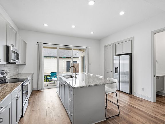 5th image of 3126 Wayside Ave
