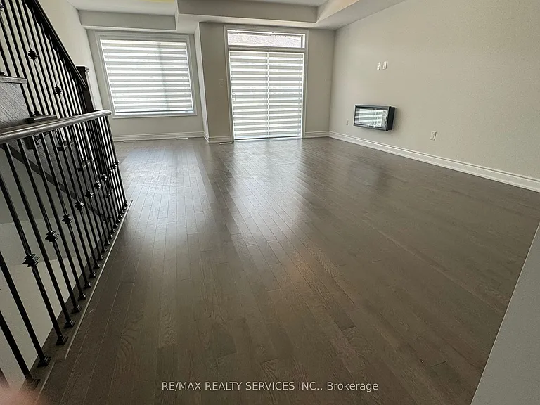 202 Tennant Cir — Photo 8