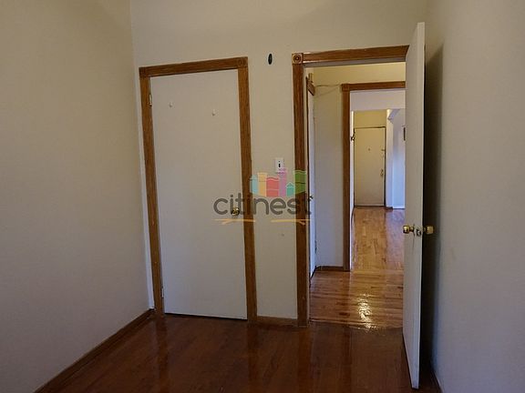 4th image of 267 14th St