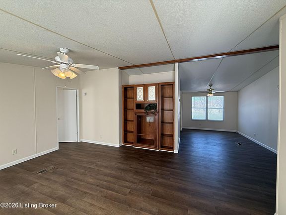 3rd image of 325 Bewley Rd