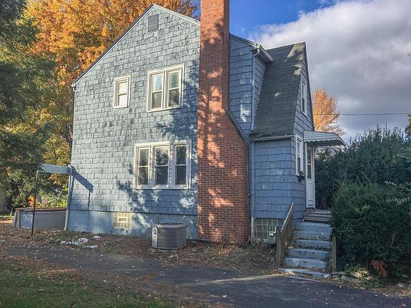 2nd image of 181 Collingwood Ave