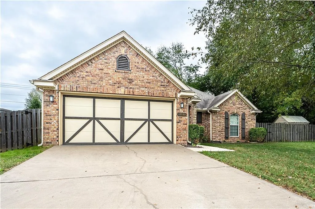 3 bed, 1508 sqft, $1,850 — Photo 1