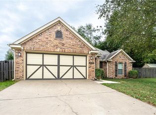 1536 N Oakhaven Pl, Fayetteville, AR 72704