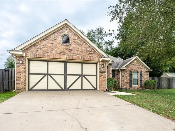 1536 N Oakhaven Pl, Fayetteville, AR 72704