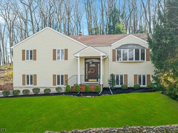 24 Lord William Penn Dr, Morris Twp., NJ 07960