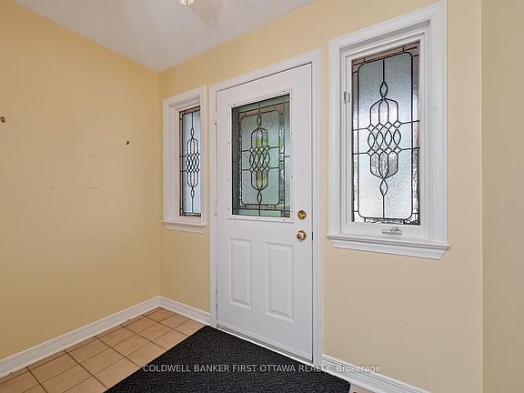 3rd image of 30 Rideaucrest Dr