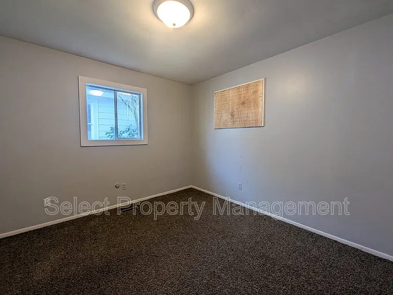 5425 Webster St — Photo 10