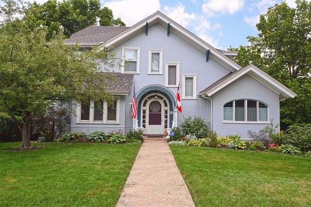 1st image of 10 Burton Woods Ln