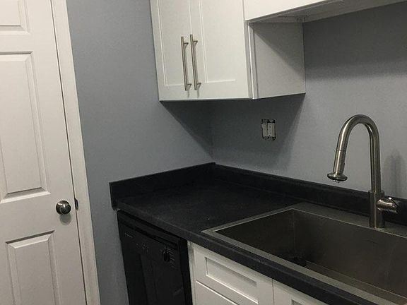 3rd image of 3556 Shenandoah Ave APT 103