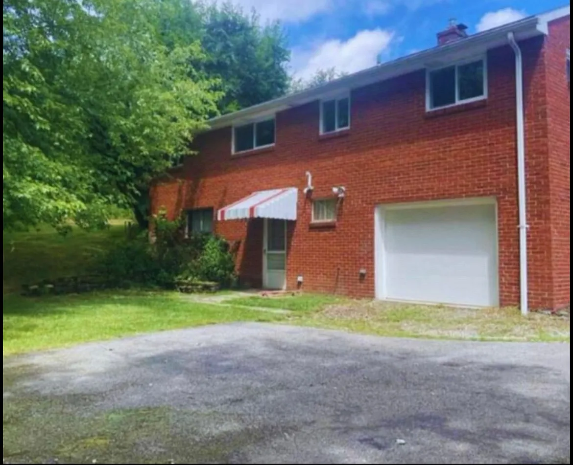 Marjorie Dr, Murrysville — Photo 2