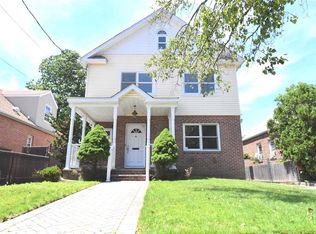 203 Wellington Rd S, Garden City S, NY 11530