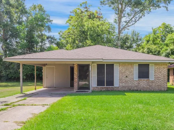 809 Cecile Blvd, Breaux Bridge, LA 70517