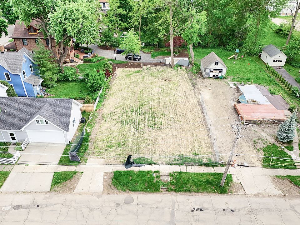 1st image of 321 Lincoln Ave