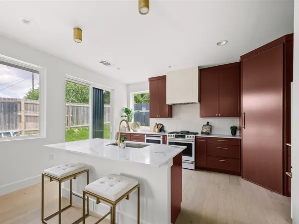 5104 Stone Gate Dr #3, Austin, TX 78721