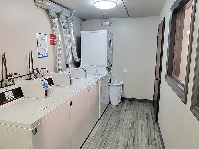 Lisle Station Apartments — Photo 32