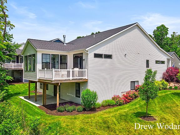 5th image of 8205 Autumn Acres Dr