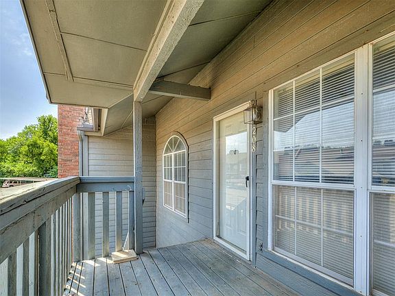 3rd image of 11525 N Meridian Ave APT 208