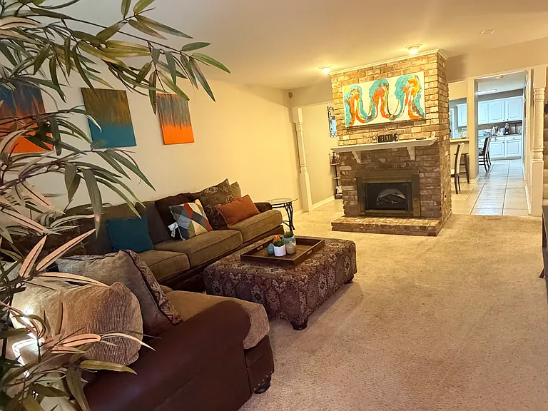 10014 Artesia Dr — Photo 2