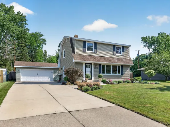 2607 Valley View Pl, White Bear Lake, MN 55110