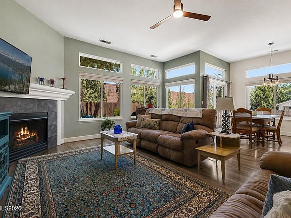 4th image of 1064 Ridgefield Dr