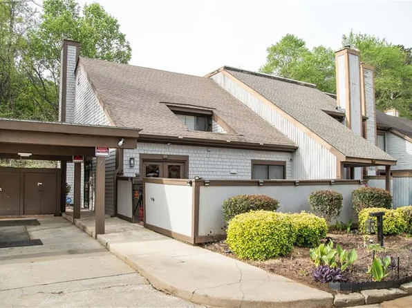 77 Willowick Dr, Lithonia, GA 30038
