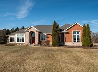 S101W32920 Westpointe DRIVE, Mukwonago, WI 53149