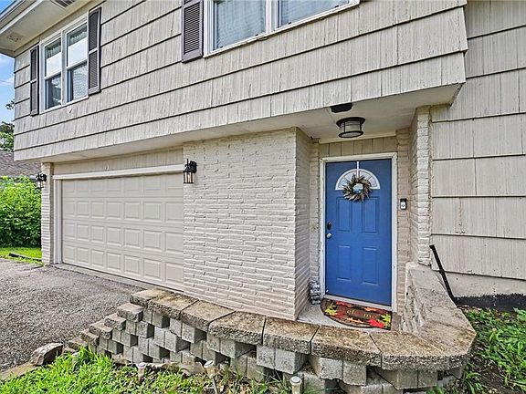 3rd image of 13 NW Englewood Ct