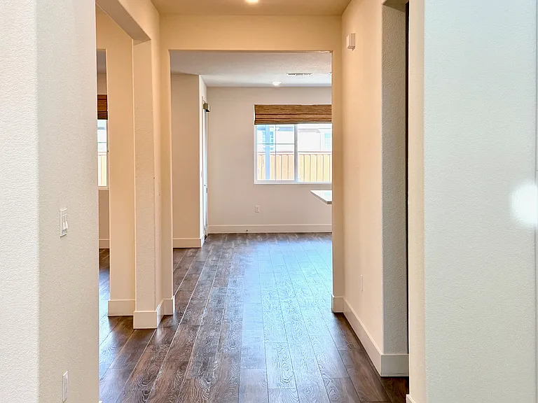 6824 Ishan St — Photo 32