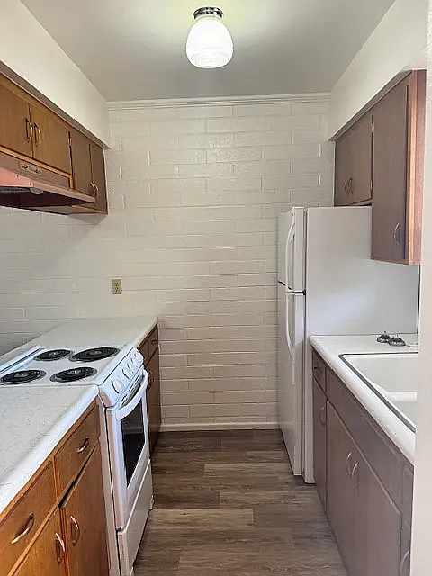 Belmont Apartments — Photo 4