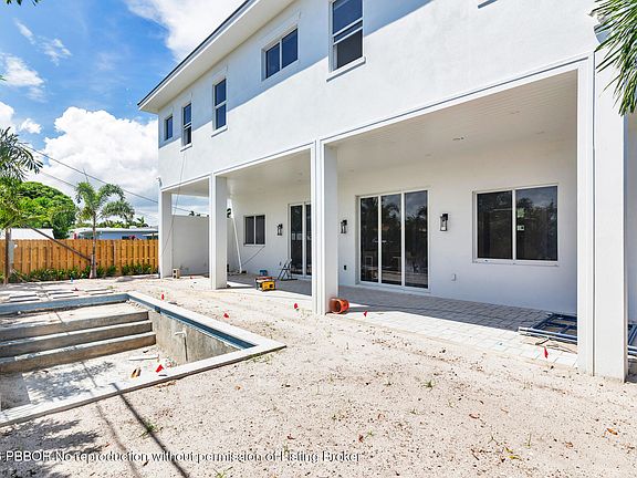 5th image of 354 Laurie Rd