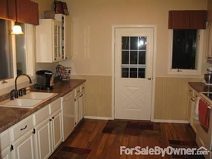 3rd image of 424 Blaine St