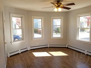 30 Grosvenor Ave #1, Providence, RI 02908