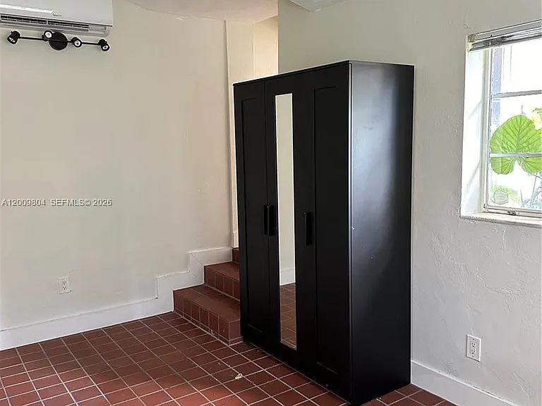 1431 Algeria Ave — Photo 24