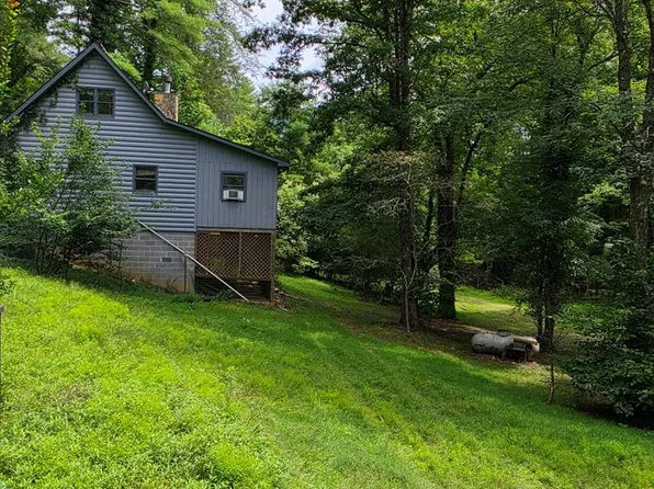 49 Deer Trl, Mineral Bluff, GA 30559