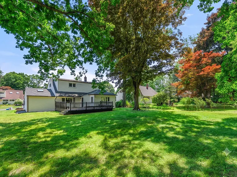 18 Jean Ln — Photo 33