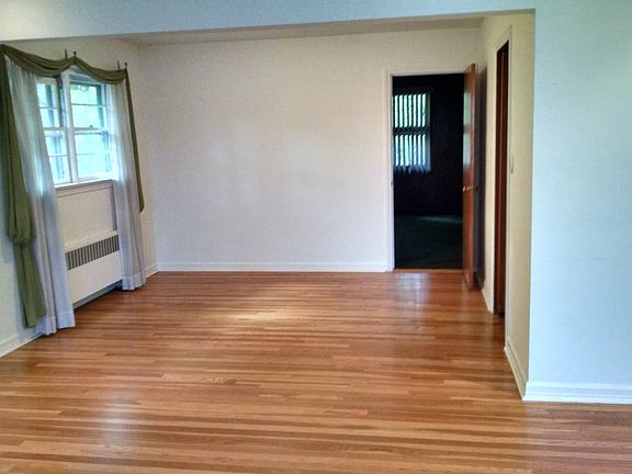 3rd image of 37-21 Berdan Ave #1X
