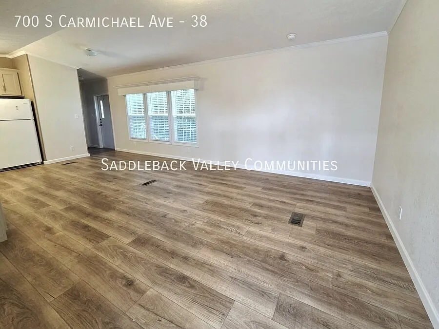 700 S Carmichael Ave — Photo 3