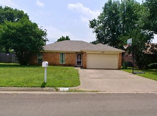 4202 Maple Springs Dr, Arlington, TX 76001