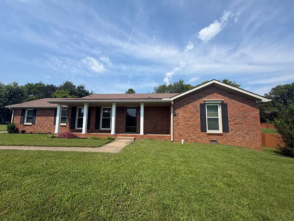 526 Westwood Dr