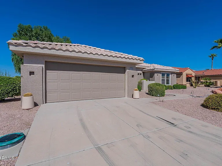 22408 N Las Vegas Dr — Photo 2