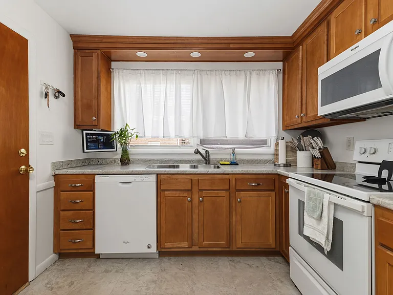 48 John David Ln #2 — Photo 6