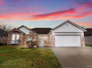 46690 Barbara Dr, Macomb, MI 48044