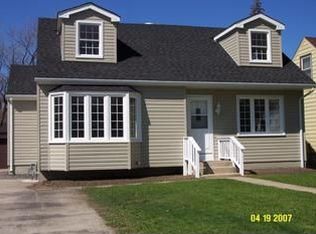 144 W Park Dr, Lombard, IL