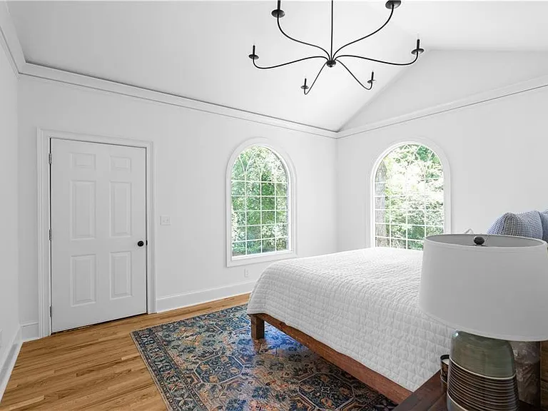 833 Martina Dr NE — Photo 14